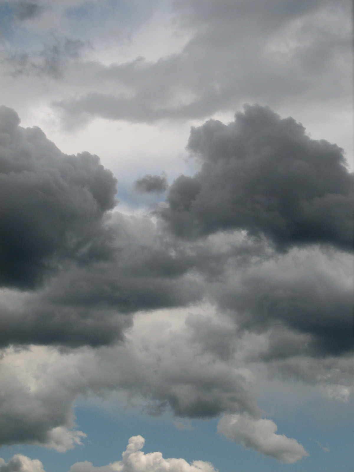 Storm comming clouds for Vertical Standard resolution